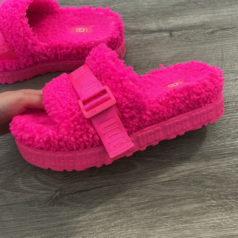 UGG FLUFFITAS